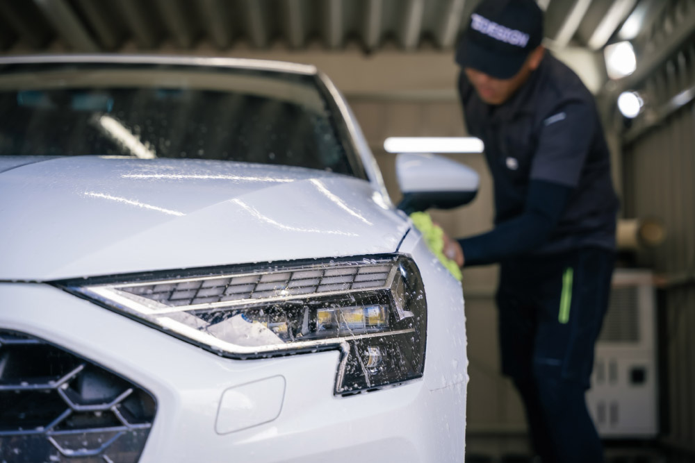 クレンジング洗車|洗車では落とせない汚れを、科学的に分解。
